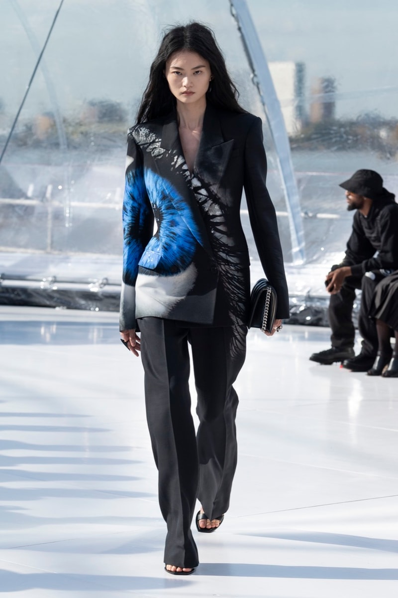 alexander mcqueen spring summer 2023 naomi campbell london fashion week dresses