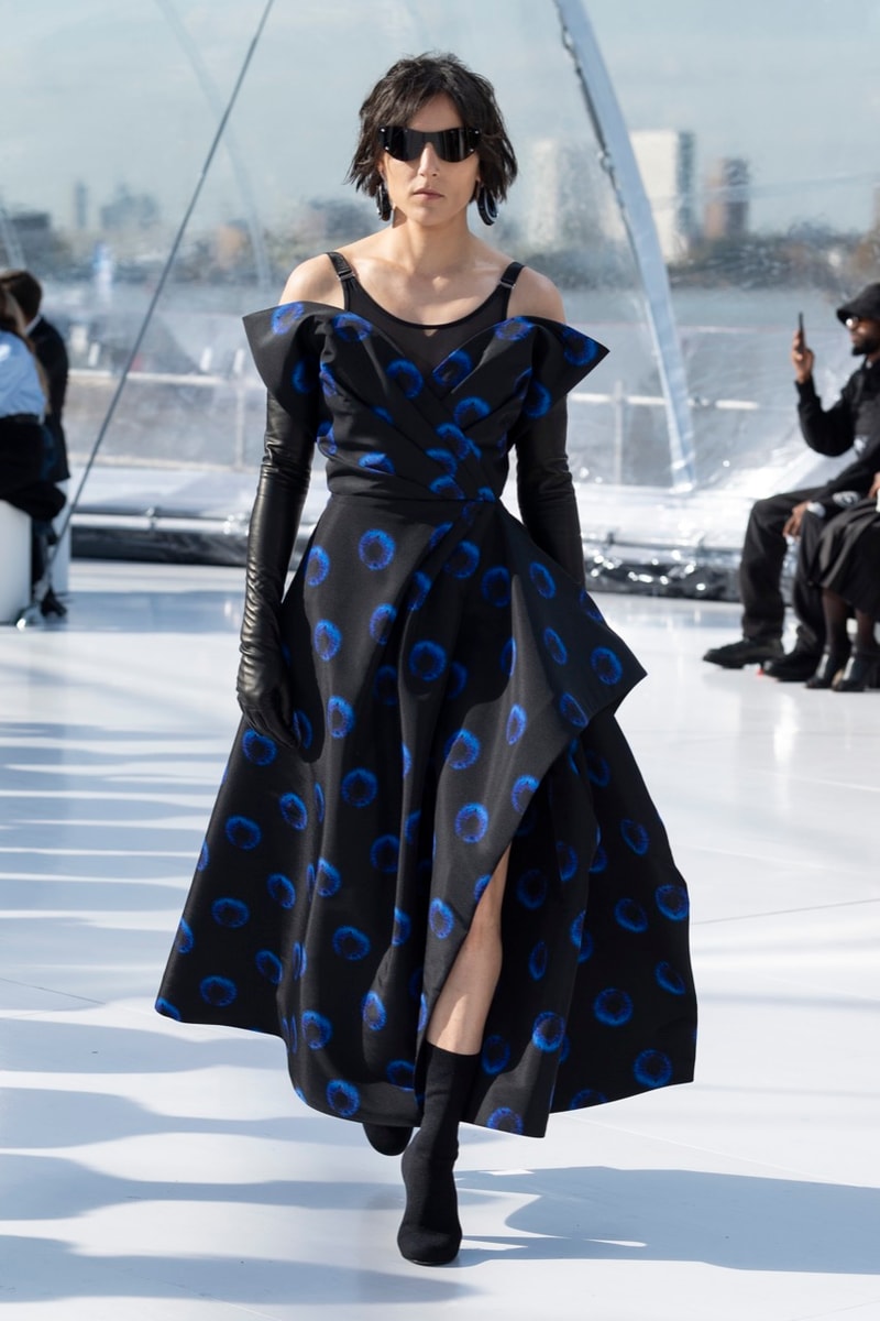 alexander mcqueen spring summer 2023 naomi campbell london fashion week dresses