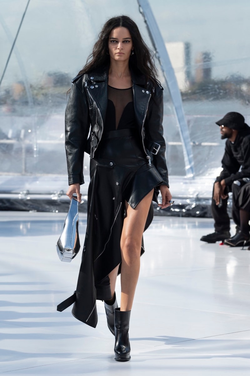 alexander mcqueen spring summer 2023 naomi campbell london fashion week dresses