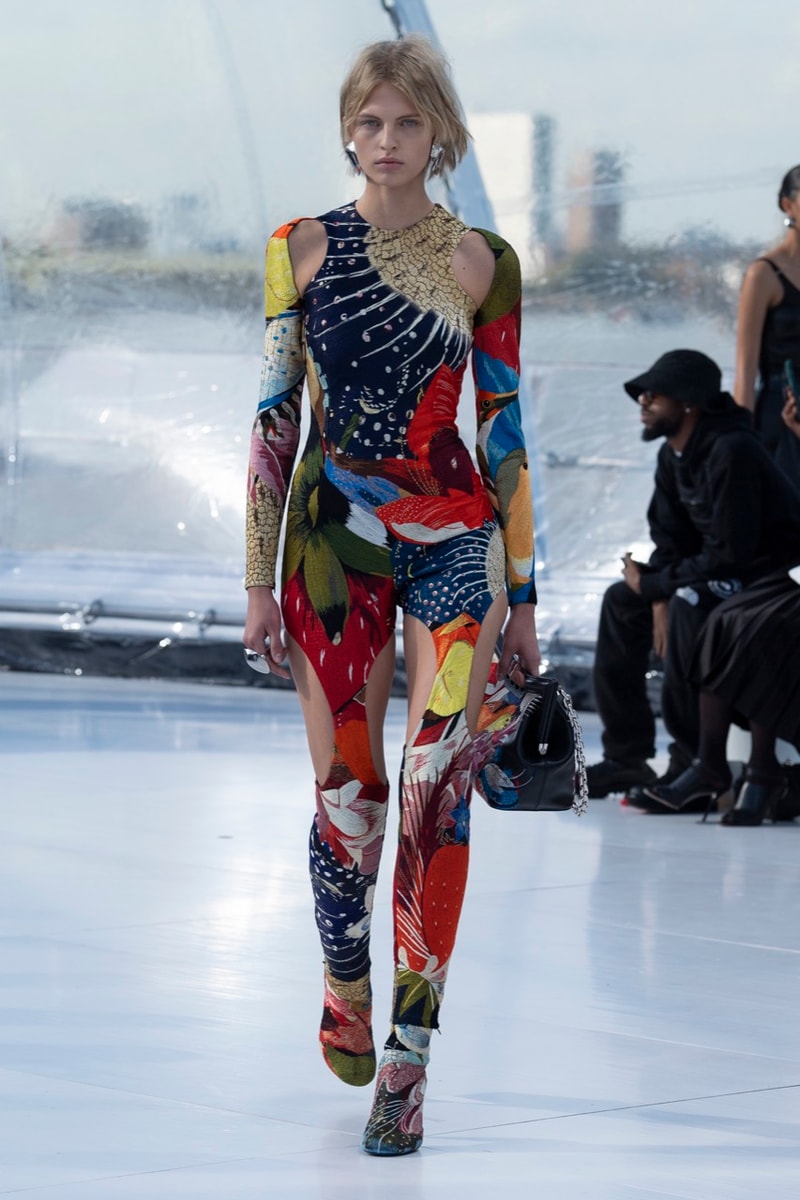 alexander mcqueen spring summer 2023 naomi campbell london fashion week dresses