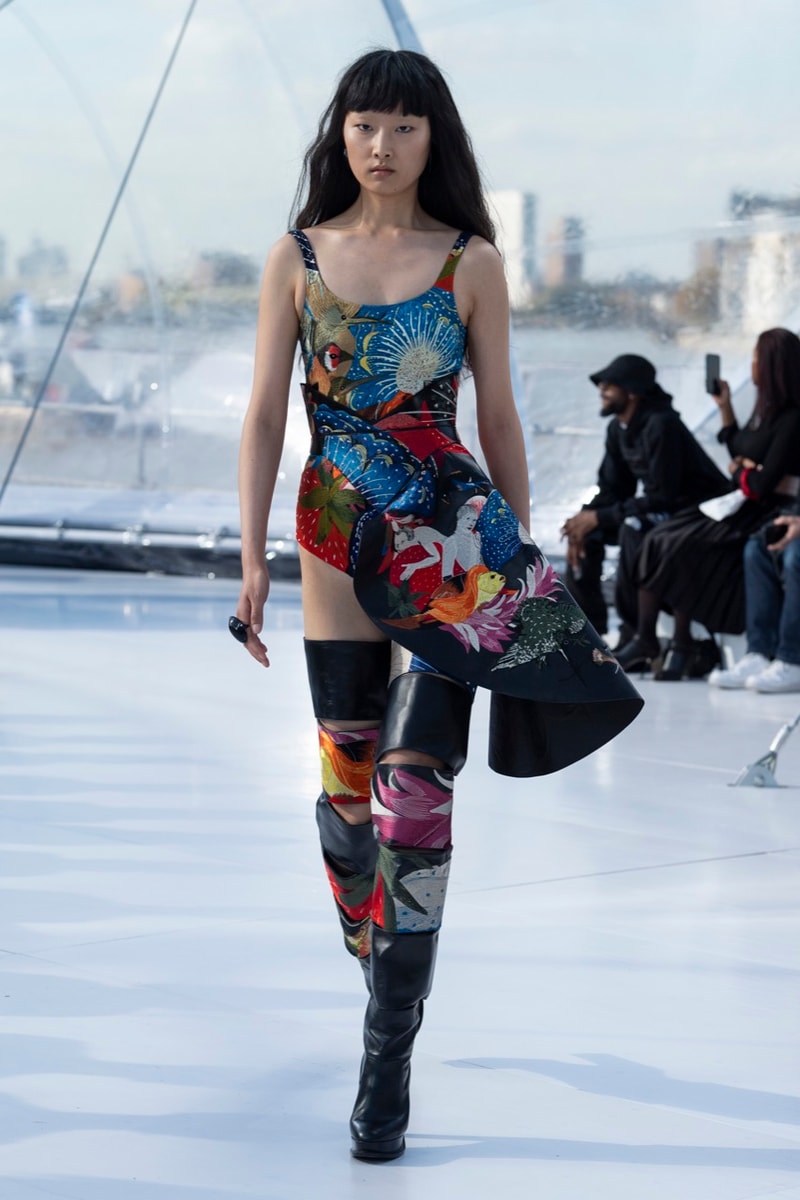 alexander mcqueen spring summer 2023 naomi campbell london fashion week dresses