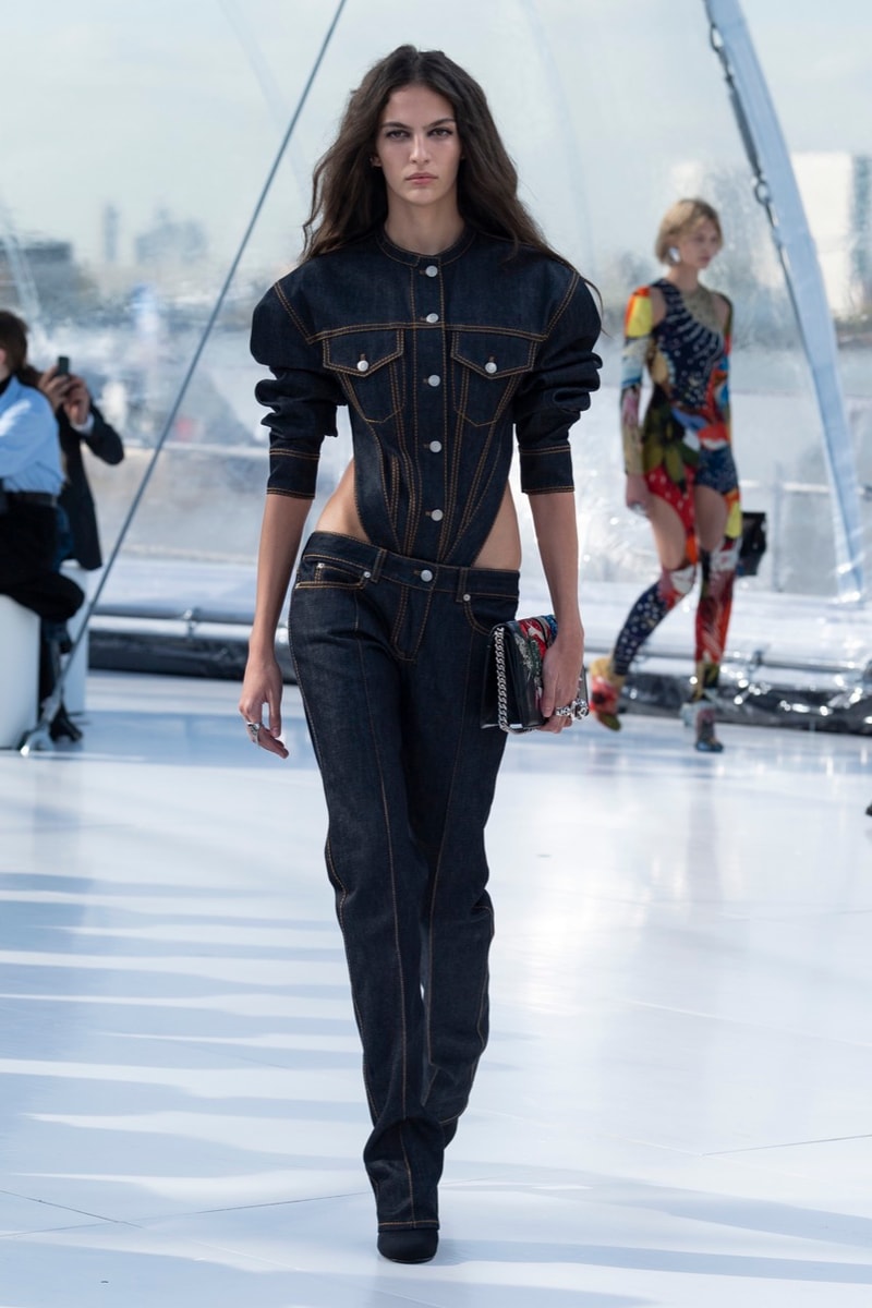 alexander mcqueen spring summer 2023 naomi campbell london fashion week dresses