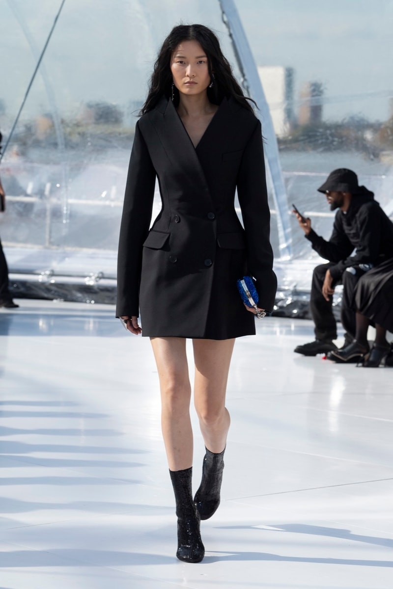 alexander mcqueen spring summer 2023 naomi campbell london fashion week dresses