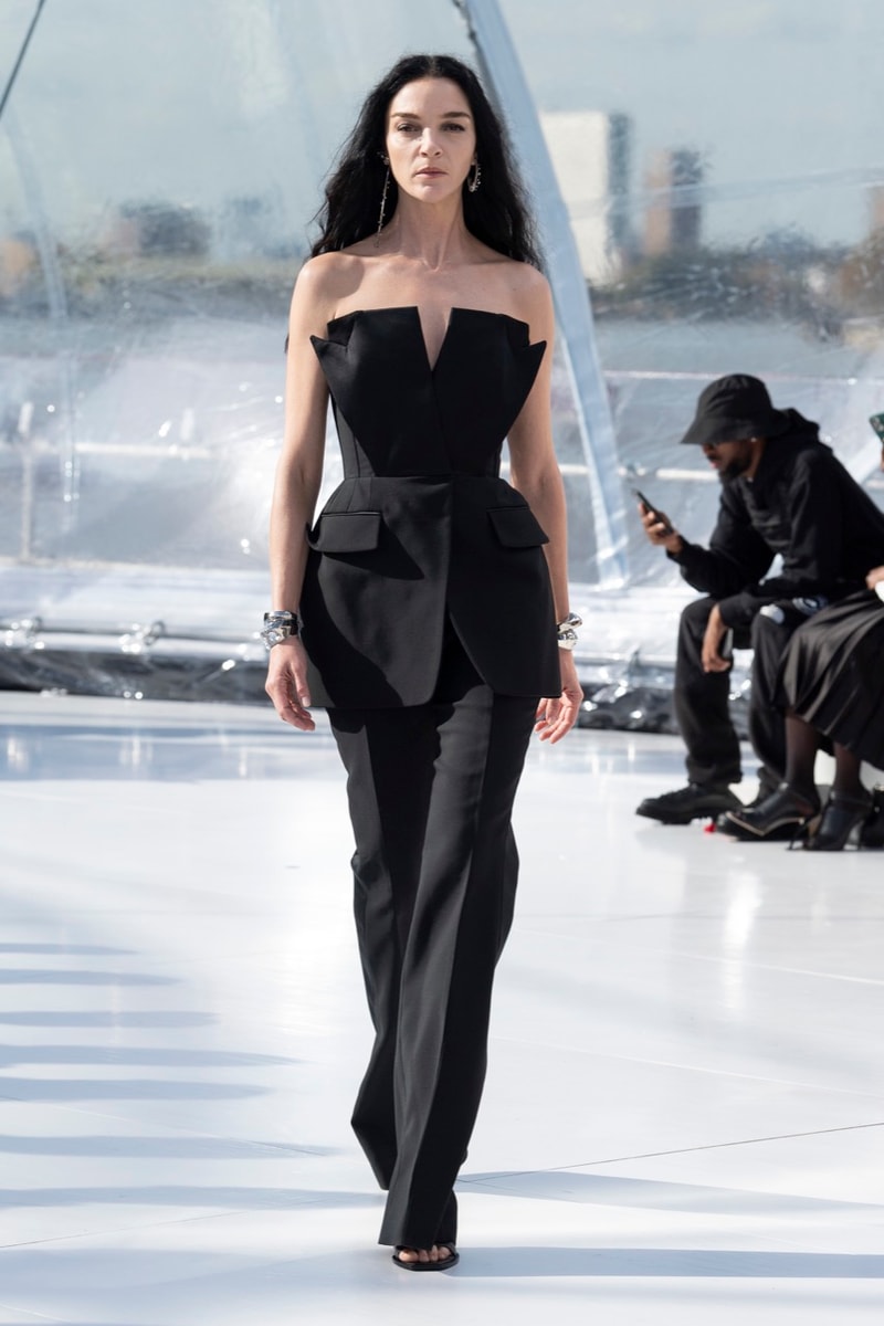 alexander mcqueen spring summer 2023 naomi campbell london fashion week dresses