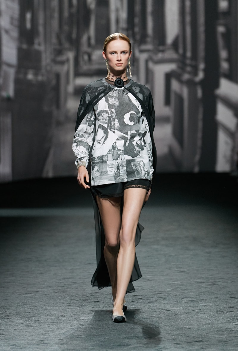 Chanel Showcases SS23 Collection Kristen Stewart BLACKPINK Jennie Naomi Campbell Halsey