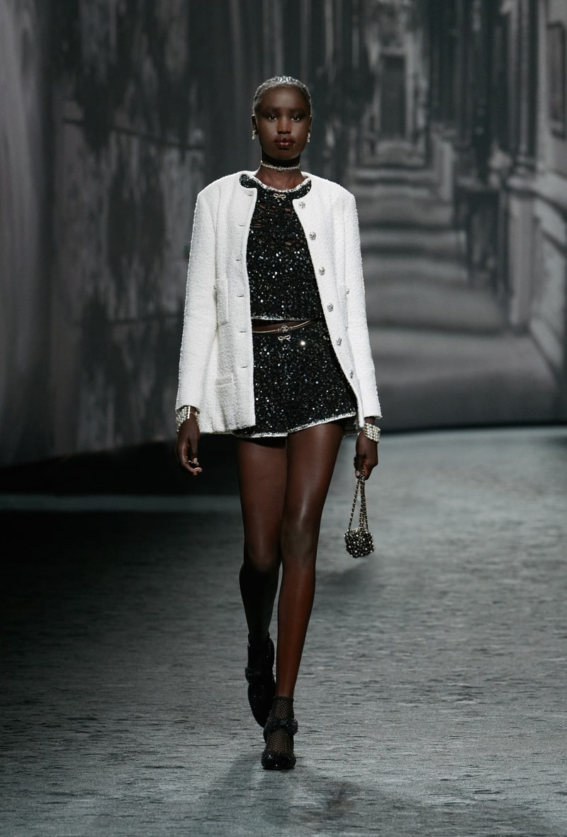 Chanel Showcases SS23 Collection Kristen Stewart BLACKPINK Jennie Naomi Campbell Halsey