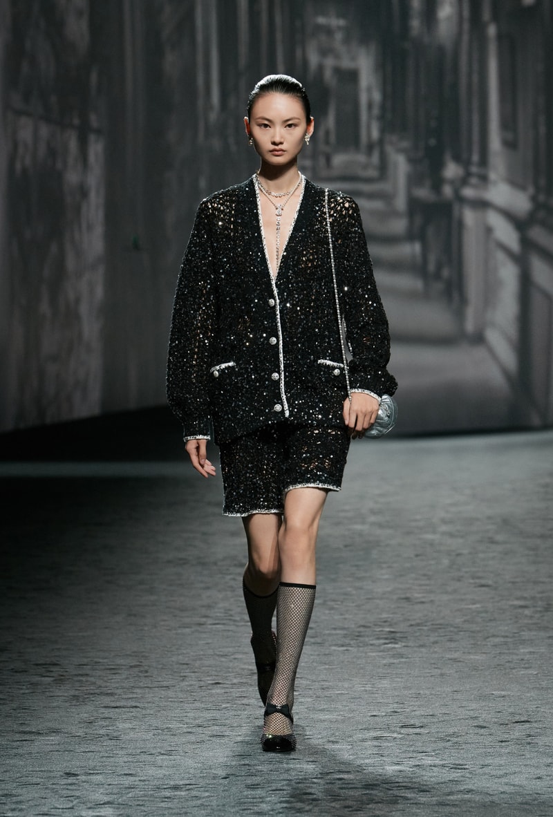 Chanel Showcases SS23 Collection Kristen Stewart BLACKPINK Jennie Naomi Campbell Halsey