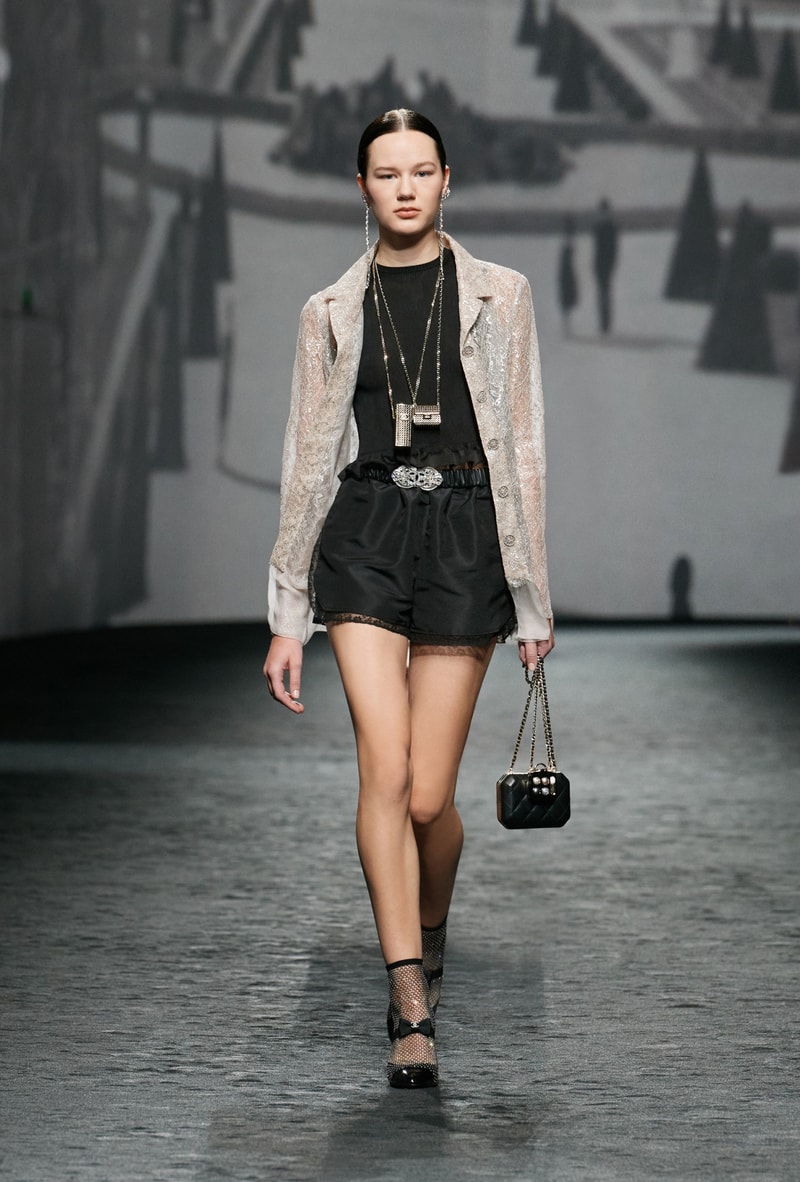 Chanel Showcases SS23 Collection Kristen Stewart BLACKPINK Jennie Naomi Campbell Halsey