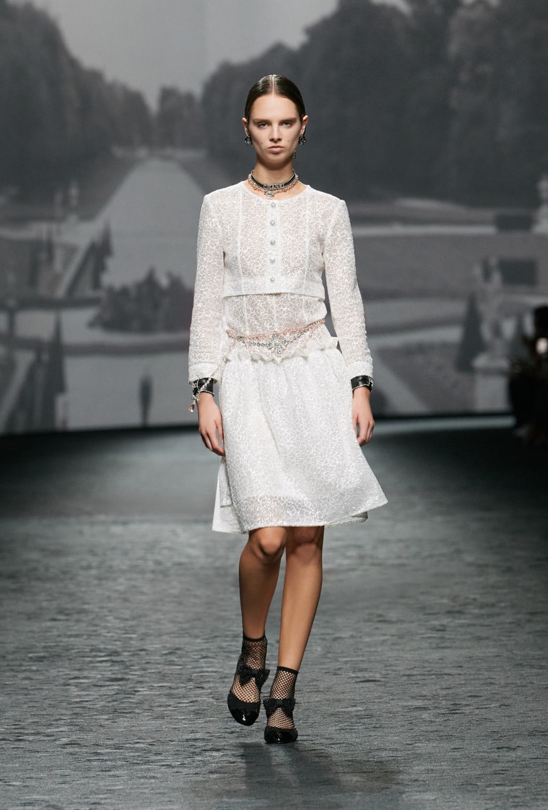 Chanel Showcases SS23 Collection Kristen Stewart BLACKPINK Jennie Naomi Campbell Halsey