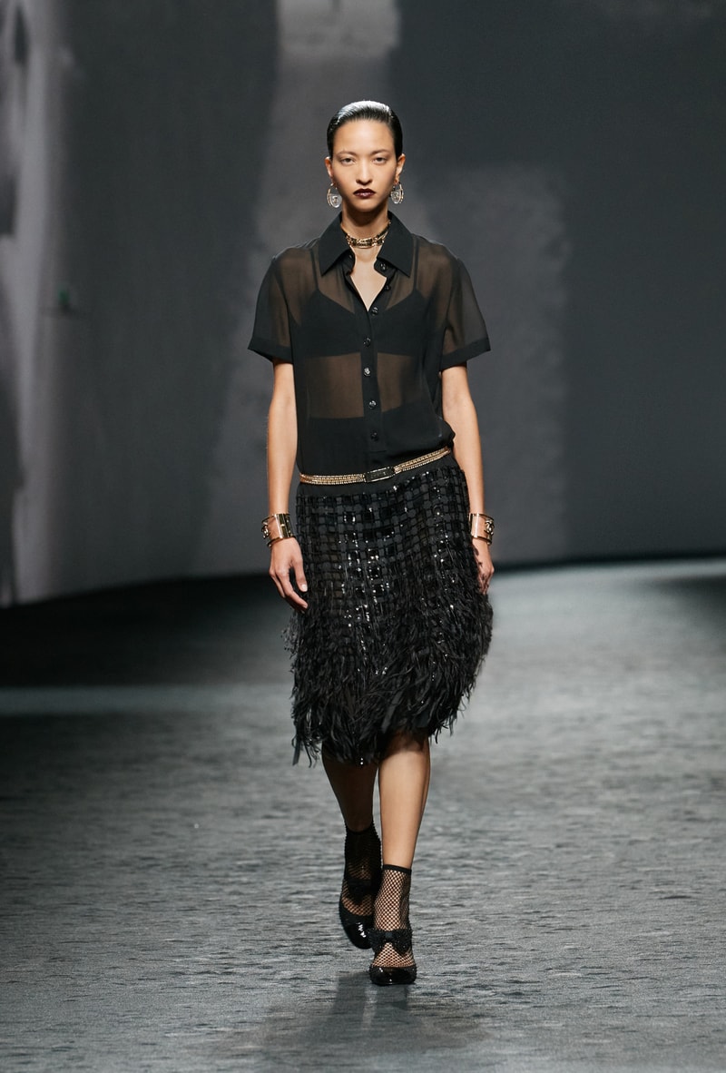 Chanel Showcases SS23 Collection Kristen Stewart BLACKPINK Jennie Naomi Campbell Halsey