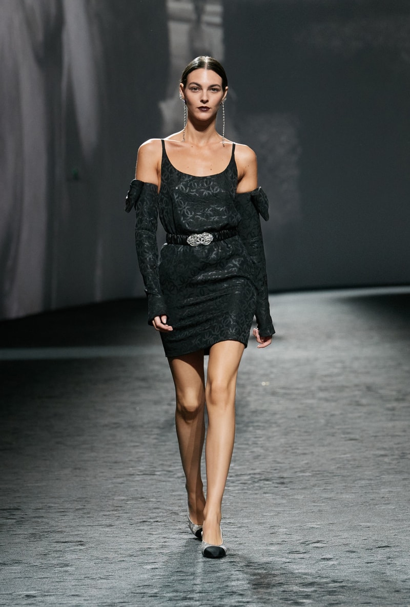 Chanel Showcases SS23 Collection Kristen Stewart BLACKPINK Jennie Naomi Campbell Halsey