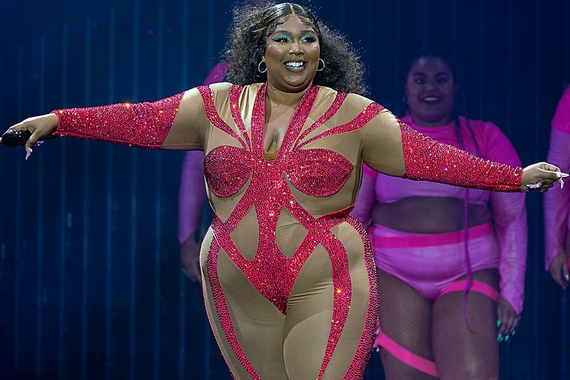 Lizzo airbrushed blonde wig houston texas