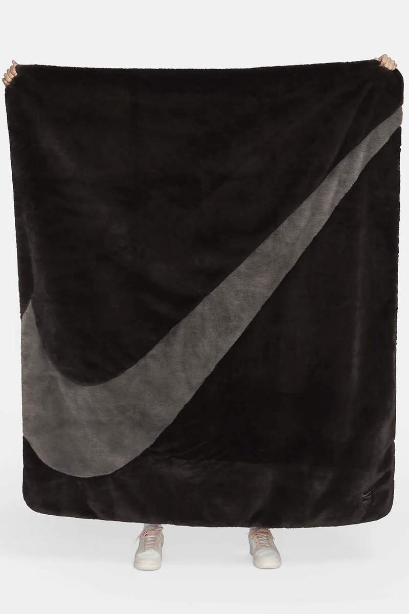 nike sportswear blanket faux fur swoosh logo pinkfoam velvet brown do3793-220 do3793-640 cave stone release date