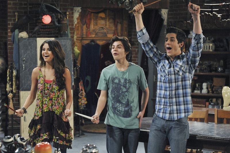 disney channel wizards of wavery place selena gomez david henrie jake t. austin surprise 15th anniversary show