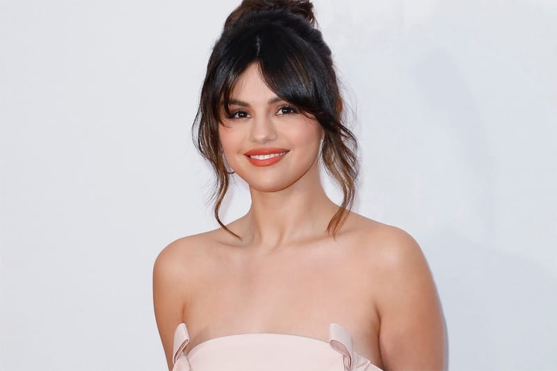 Selena Gomez’s Bright, Egg Yellow Nails Could Be the Cure for Seasonal Depression
