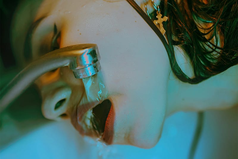 To Spit or Swallow?: These Are 4 Signs You're Allergic to Semen