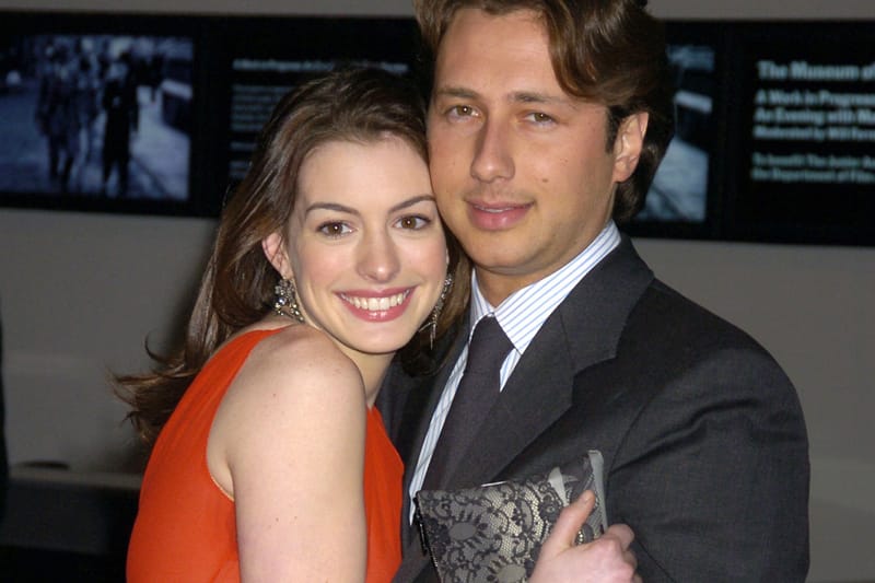 Gen Z Swoons Over Anne Hathaway and Italian Scammer Ex-Boyfriend