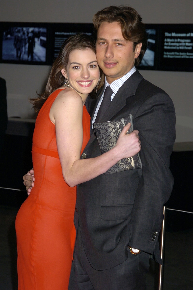 anne hathaway princess diaries tiktok true crime anne hathaway dating Raffaello Follieri scammer fraud bill clinton