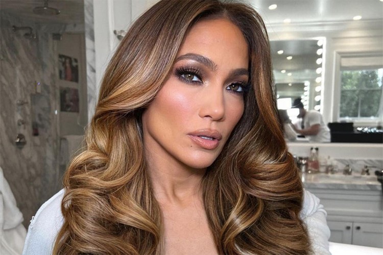 Jennifer Lopez Elevates the Classic "Tinkerbell" Top Knot Bun
