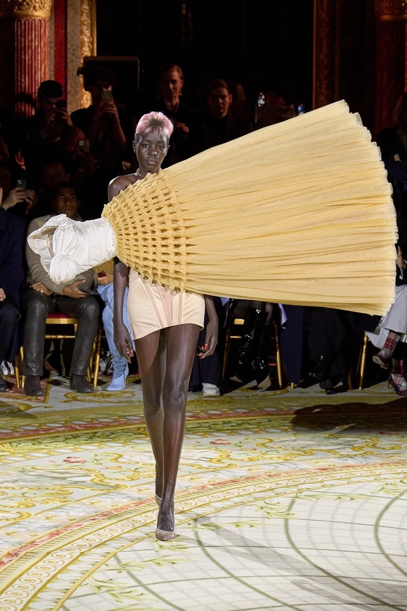viktor rolf paris couture week spring show runway fashion 