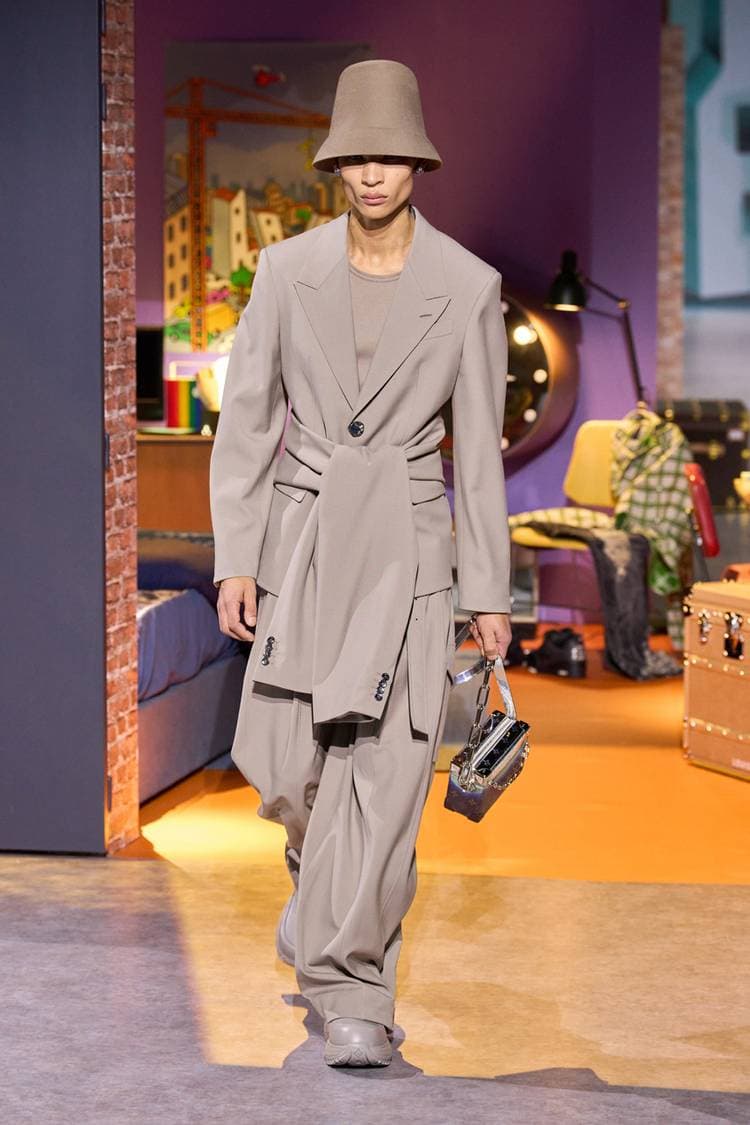 louis vuitton colm dillane fall winter menswear paris fashion week 