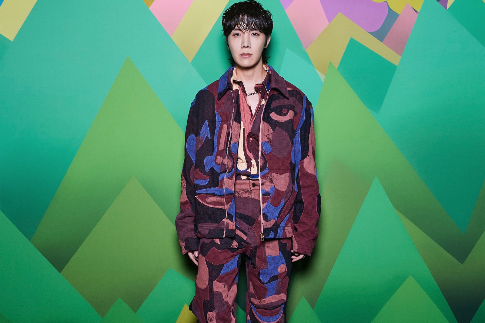 K-Pop Celebrities Fashion Week Fall Winter Street Style BLACKPINK Jisoo BTS Jimin J-Hope G-Dragon Images