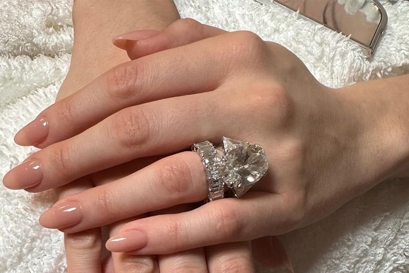 "Lip Gloss Nails" Will Be the LBD of Manicure Trends for 2023