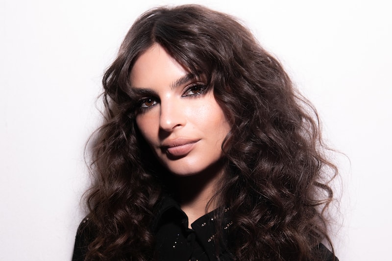 Emily Ratajkowski XXL Mega Curls Viktor & Rolf 20 Flowbomb 20 year anniversary NYFW