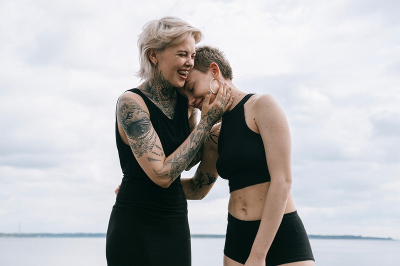 her lesbian dating app