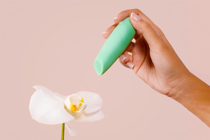 How To Use Smile Makers' New Lipstick Vibrator | Hypebae How To Use Smile Makers' New Lipstick Vibrator | Hypebae