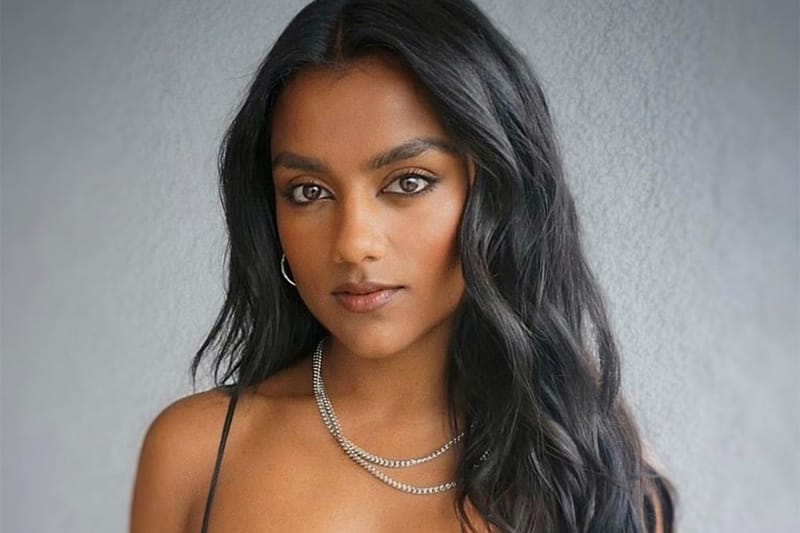 TikTok Girlies Are Curling Their Hair With Leggings — And It Works