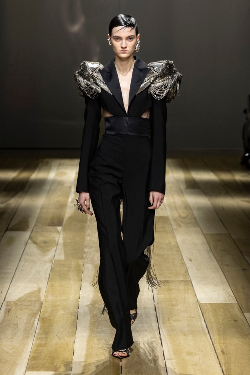 alexander mcqueen naomi campbell paris fashion week dresses