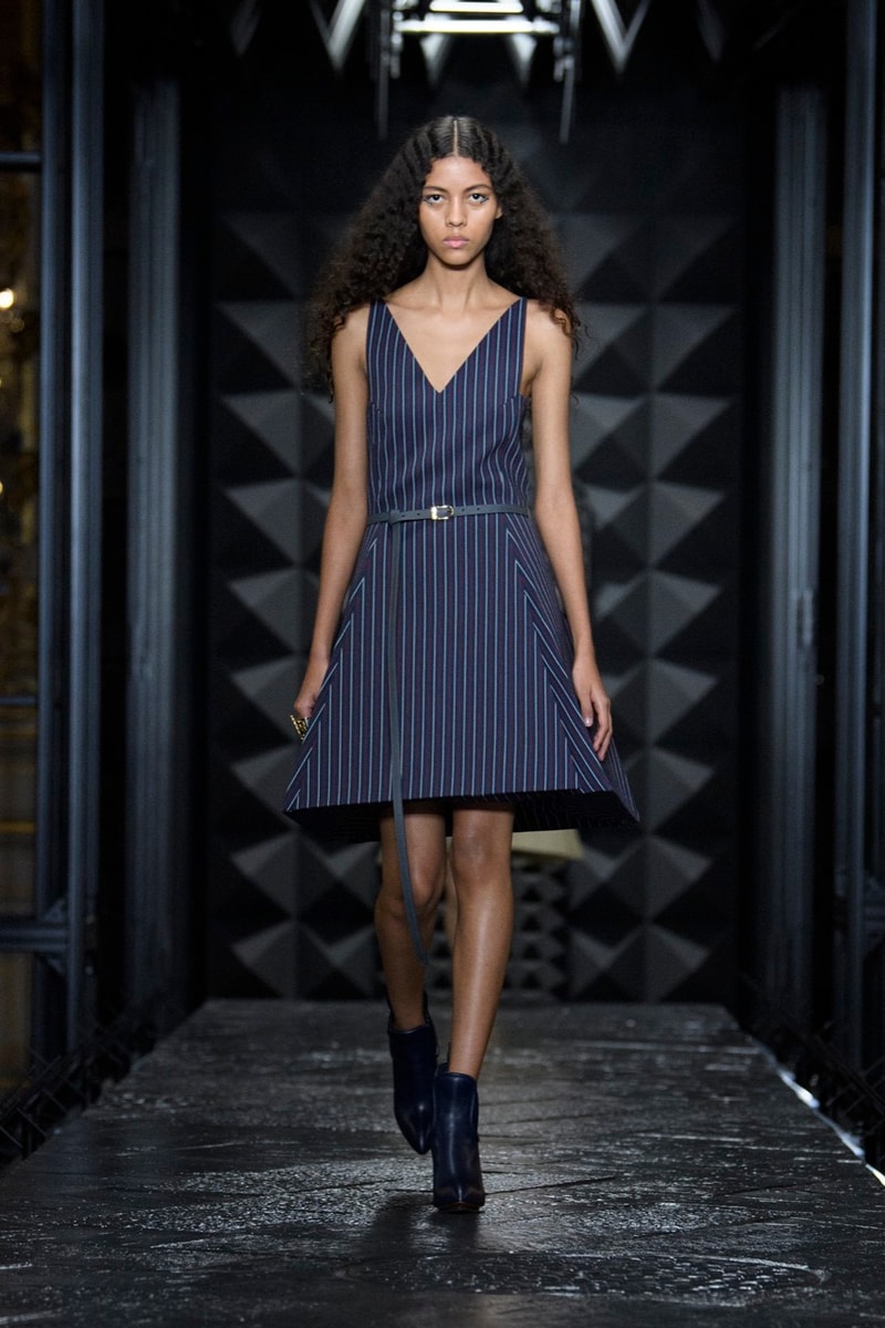 louis vuitton fw23 show runway paris clothes glasses