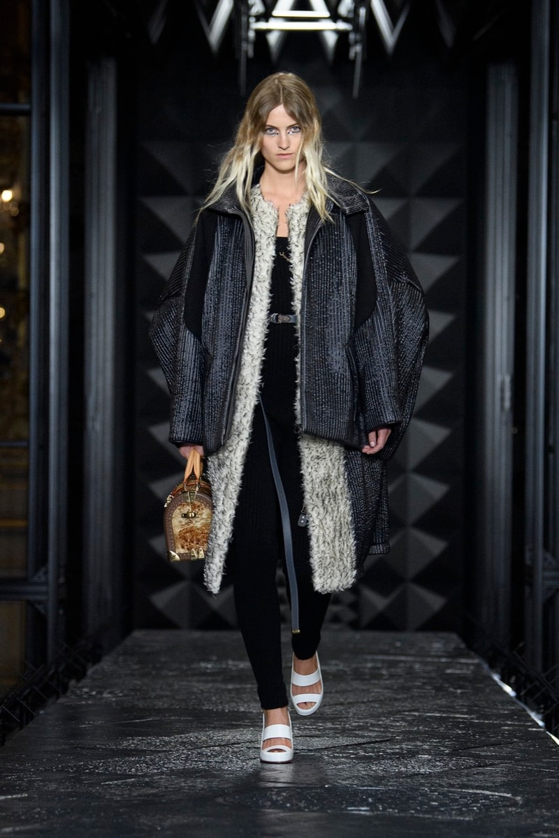 louis vuitton fw23 show runway paris clothes glasses