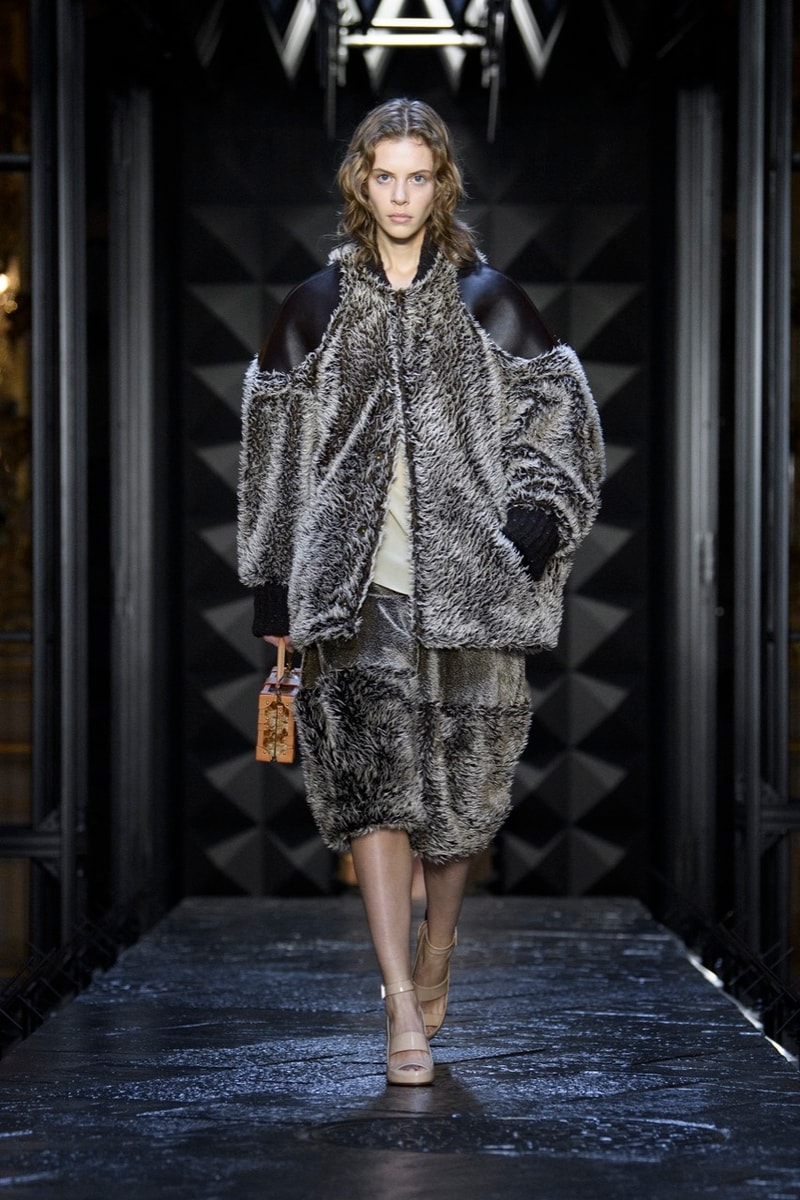 louis vuitton fw23 show runway paris clothes glasses