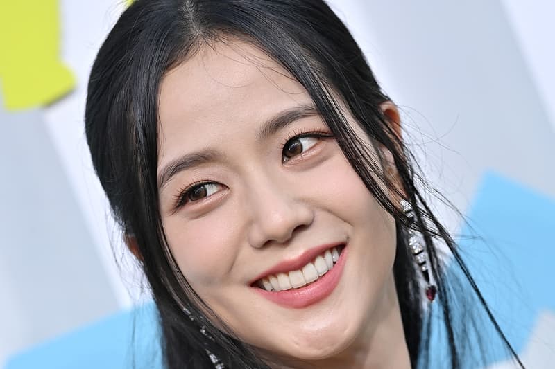 BLACKPINK Jisoo Emo Paris Fashion Week Dior Manicure 