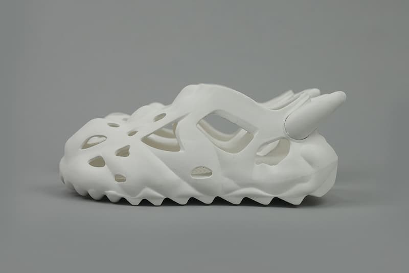 esenes worldwide boneheads clogs