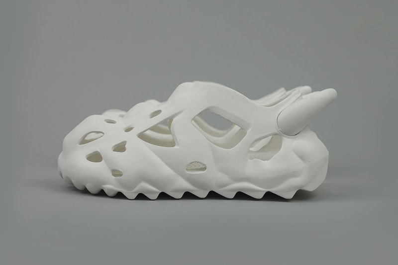 esenes worldwide boneheads clogs