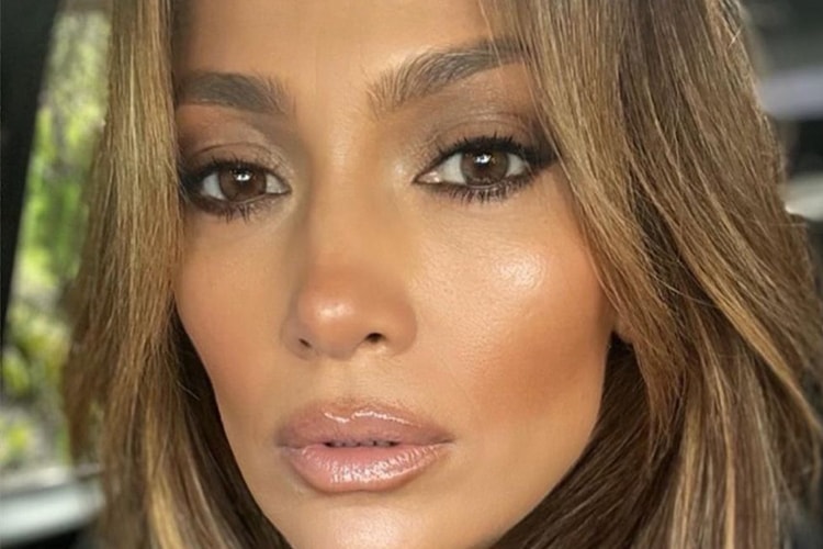 Jennifer Lopez Switches Things up and Reverts Back to Her Signature Mocha Brown Roots