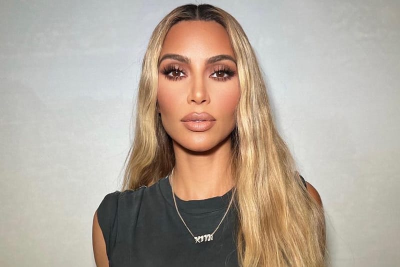 How Did We Miss the Moment of Kim Kardashian Giving Us Acid Green XXL Hair and Contacts?