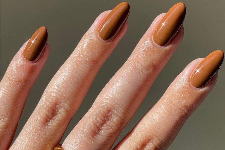"Chocolate Milk Nails" Is the '90s Classic Mani Trend Taking Over for Summer 2023