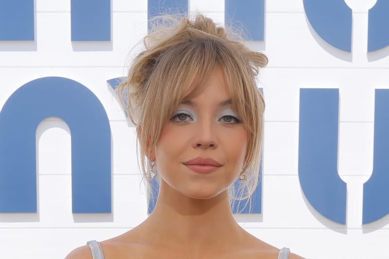 Sydney Sweeney's Matchy-Matchy Eyeshadow and Dress Moment Is Such a Vibe