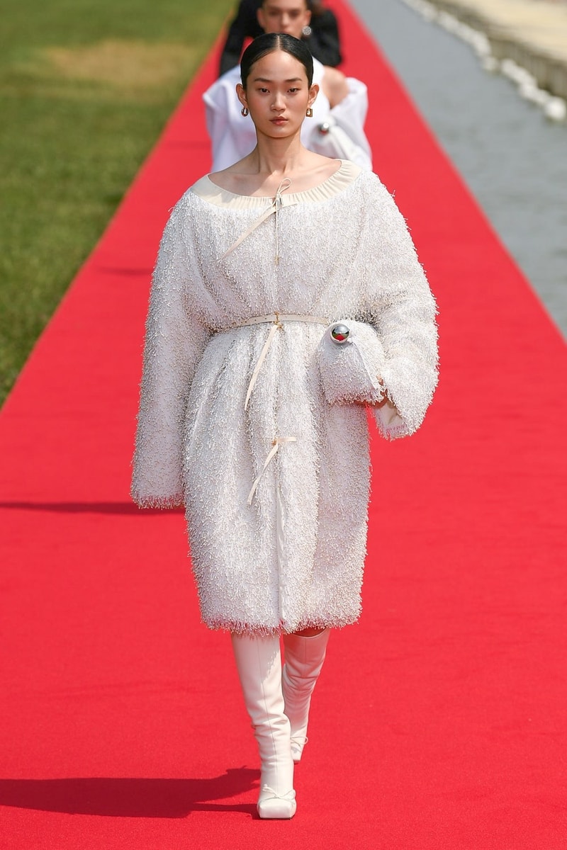 simon port jacquemus Fall 2023 "LE CHOUCHOU" Collection kendall jenner gigi hadid emily ratajkowski monica belluci claire foy