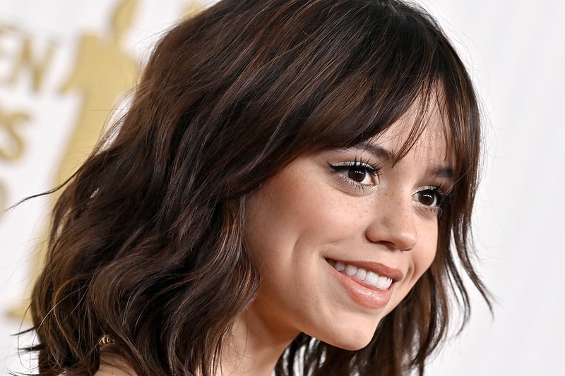 Jenna Ortega Lob Hairstyle Summer Trend Photos Instagram