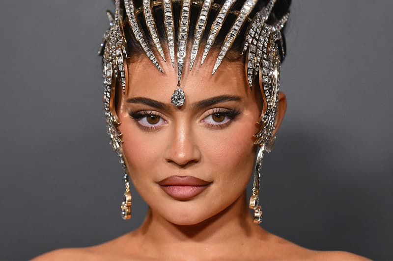 Kylie Jenner Glazed Donut Milk Bath Manicure TikTok Nail Trend