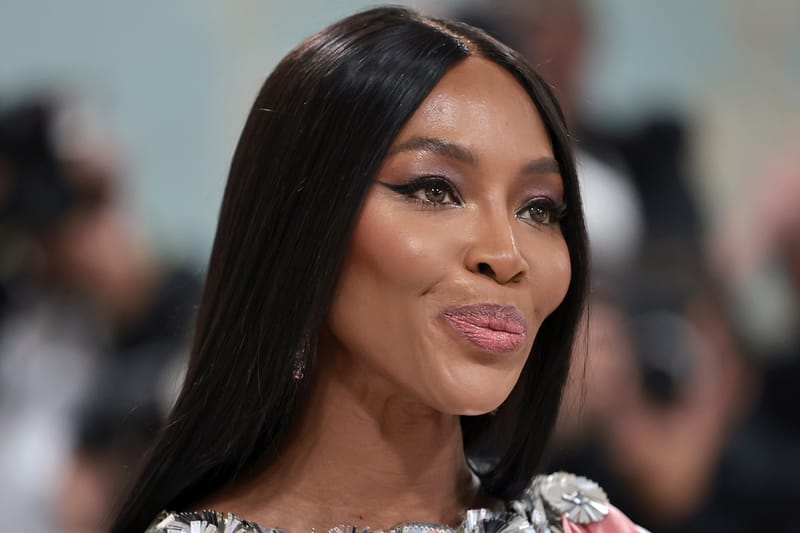 How Did We Miss Naomi Campbell’s Striking Blue Highlights?