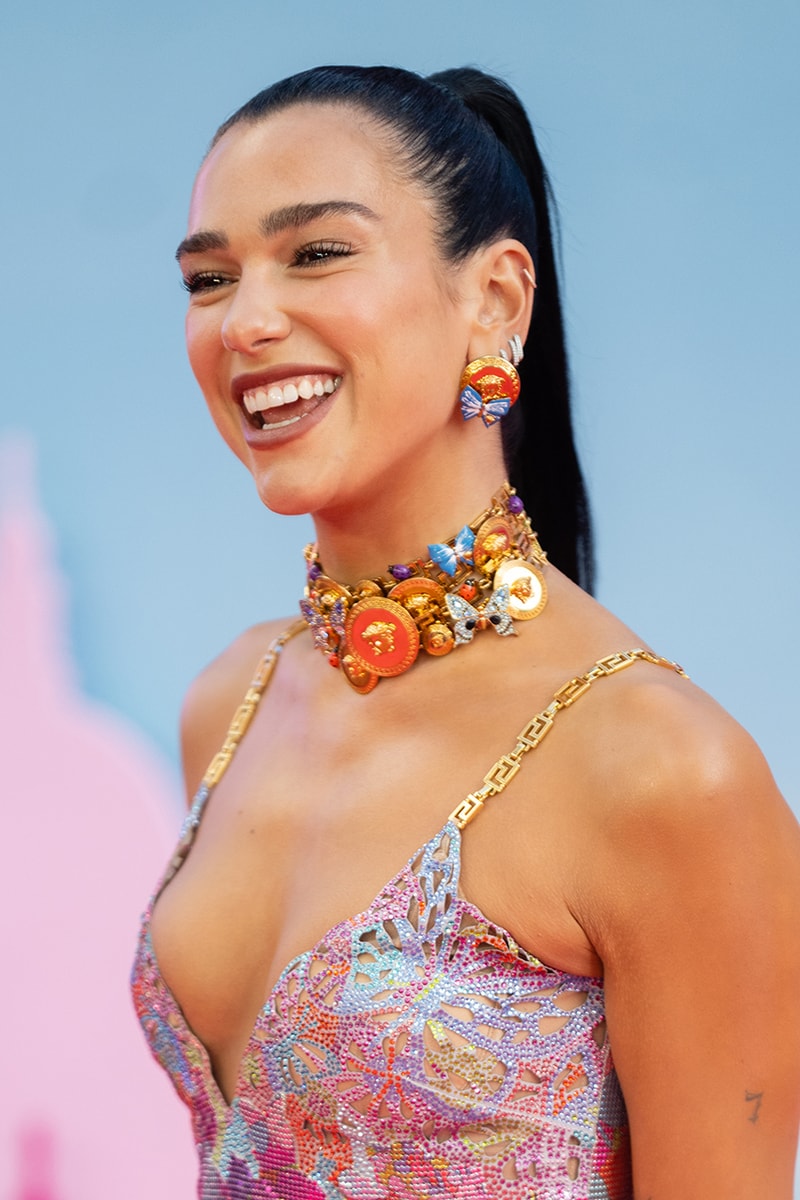 Dua Lipa's French Mani Serve Top Tier Barbiecore | Hypebae Dua Lipa's French Mani Serve Top Tier Barbiecore | Hypebae