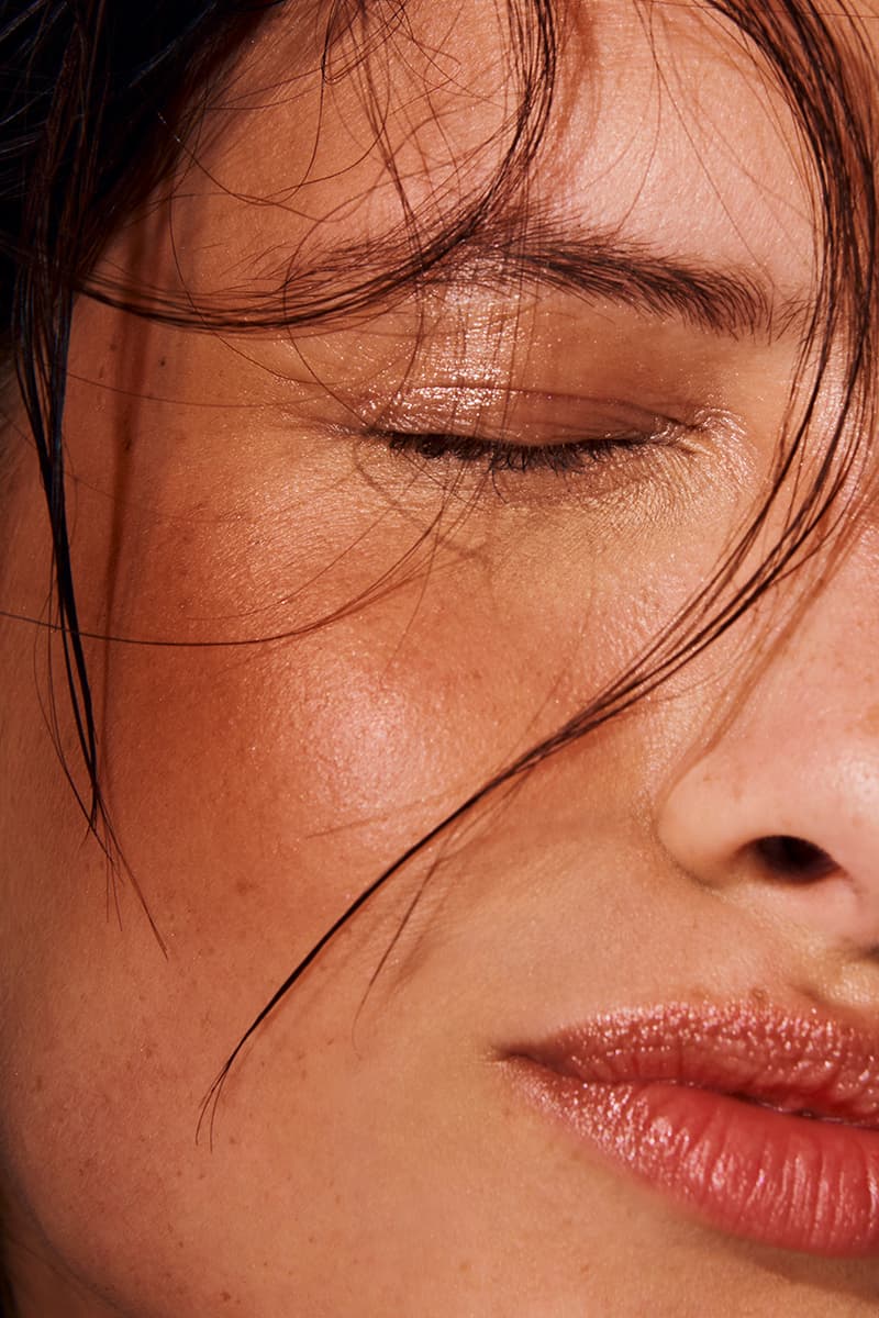 les filles en rouje jeanne damas bronzer la poudre bonne mine release details