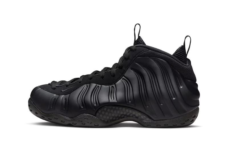 A First Look at the Nike Air Foamposite One "Anthracite"