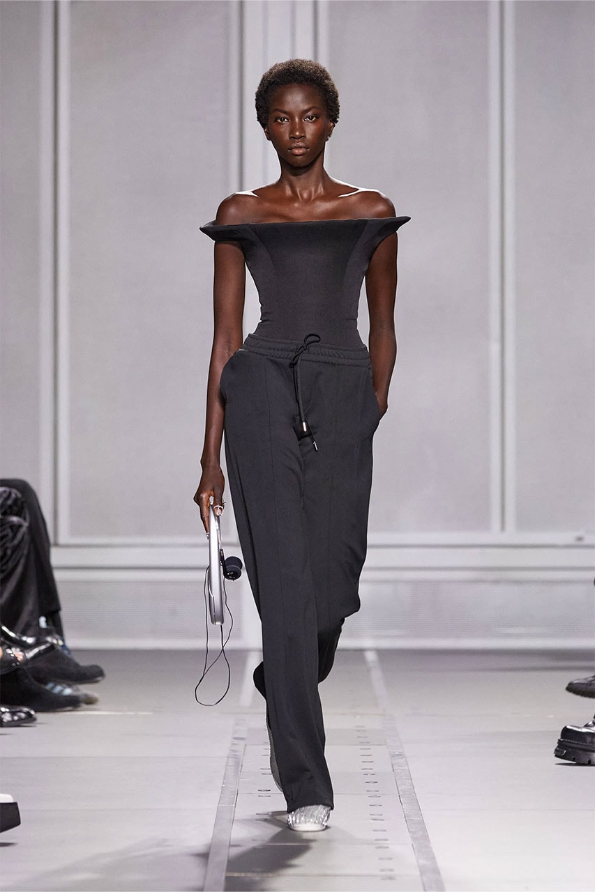 Coperni, Spring/Summer 2024, Paris Fashion Week, Walkman, Swipe Bag, Naomi Campbell, First Look